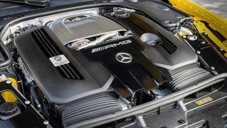 mercedes-benz-continuara-investindo-em-motores-v-8