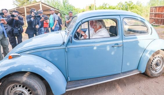 mujica-e-o-mais-azul-dos-fuscas