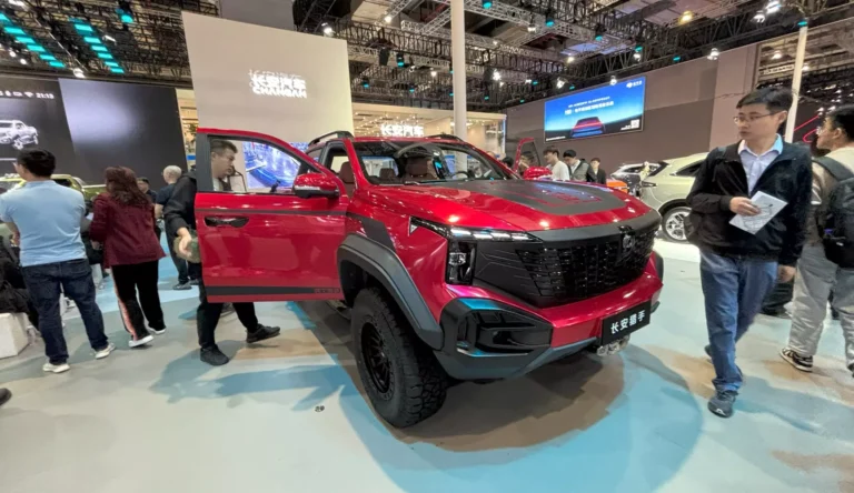 changan-hunter-exposta-no-salao-de-xangai-2025-“entrega”-interior-da-ram-1200-2026