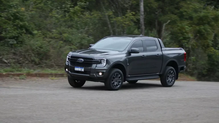 teste:-ford-ranger-black-2025:-vocacao-urbana,-apesar-do-tamanho