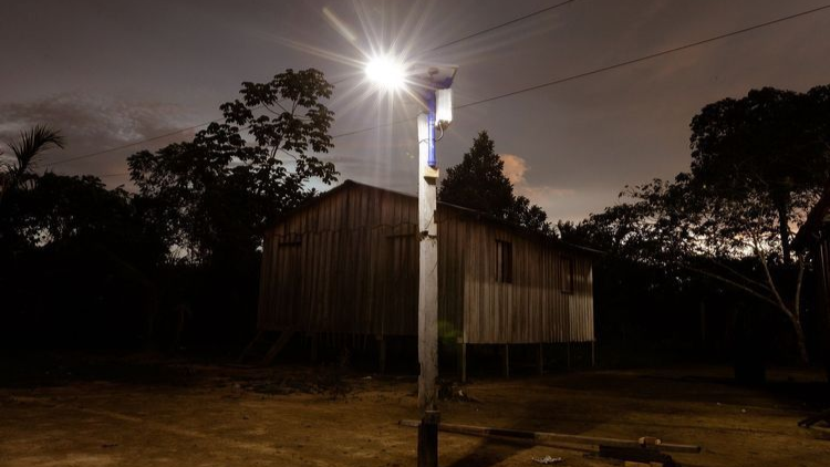 audi-e-litro-de-luz-levam-iluminacao-a-comunidades-ribeirinhas