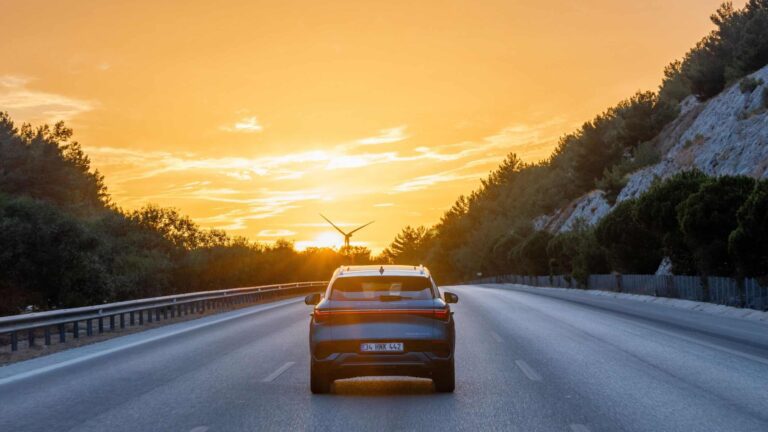 vale-a-pena-ter-um-carro-por-assinatura-em-2025?