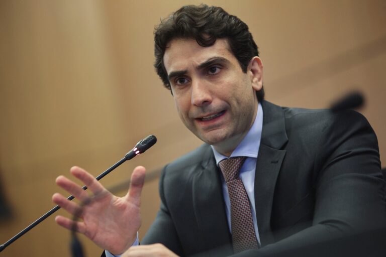 galipolo-foi-pego-de-surpresa-por-mudancas-no-iof-e-e-contrario-ao-aumento