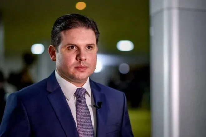 cassacao-de-carla-zambelli-sera-votada-no-plenario-da-camara,-diz-motta