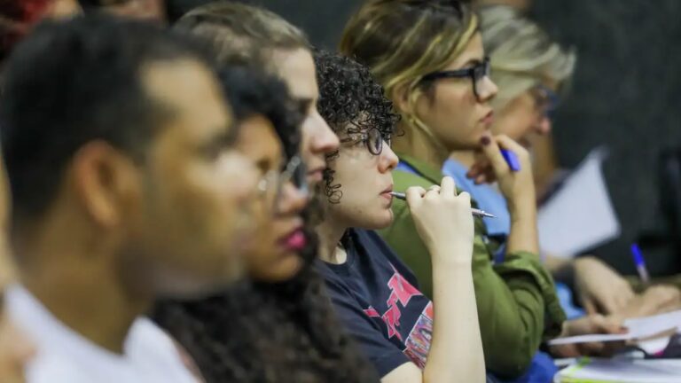 quanto-precisa-tirar-no-enem-para-tirar-o-certificado-do-ensino-medio?