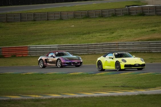aceleramos-na-pista-de-f-1-com-a-olx-conecta-autos-racing