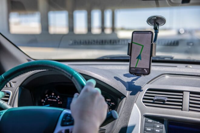 uber-e-loggi-anunciam-parceria-para-fazer-entregas-no-brasil;-saiba-como-funciona