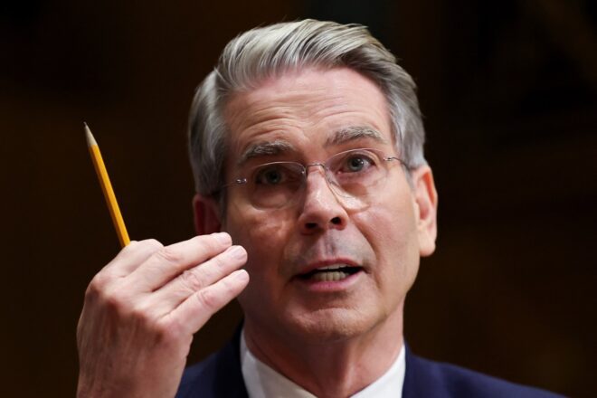 como-bessent-convenceu-trump-a-nao-demitir-o-presidente-do-fed