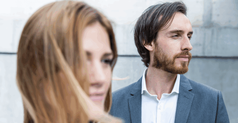 relacionamento-no-trabalho:-veja-se-pode-dar-justa-causa