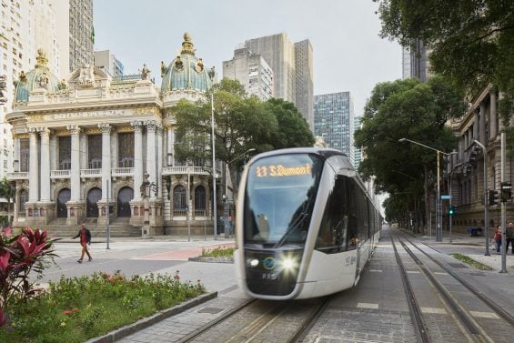 eu-tenho-habilitacao-para-conduzir-bonde.-e-voce?