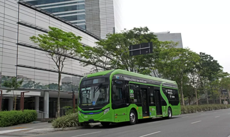 volvo-lanca-chassi-eletrico-bzrle-com-piso-baixo