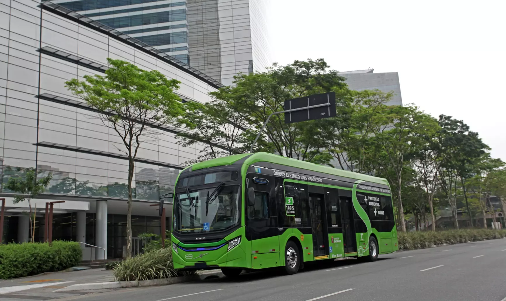 volvo-lanca-chassi-eletrico-bzrle-com-piso-baixo