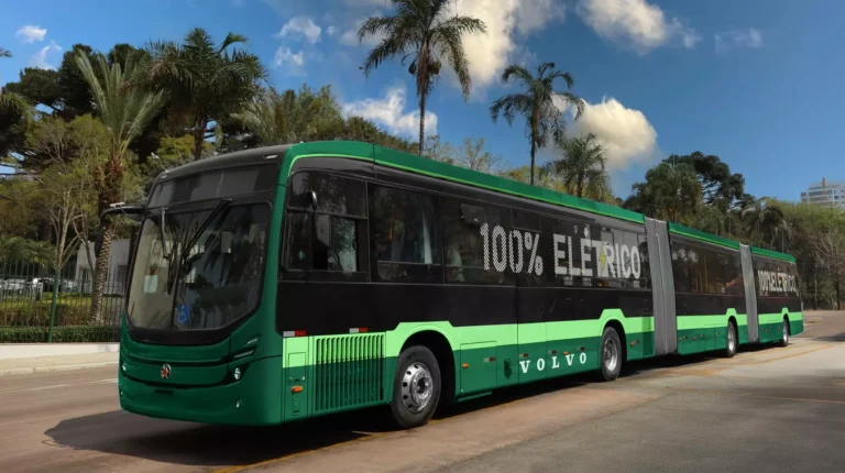 volvo-bzrt-faz-parte-da-primeira-frota-de-biarticulado-eletrico-do-mun