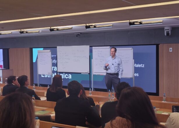 na-pratica-reune-lideres-de-grandes-empresas-para-estudo-de-caso-com-professor-de-harvard