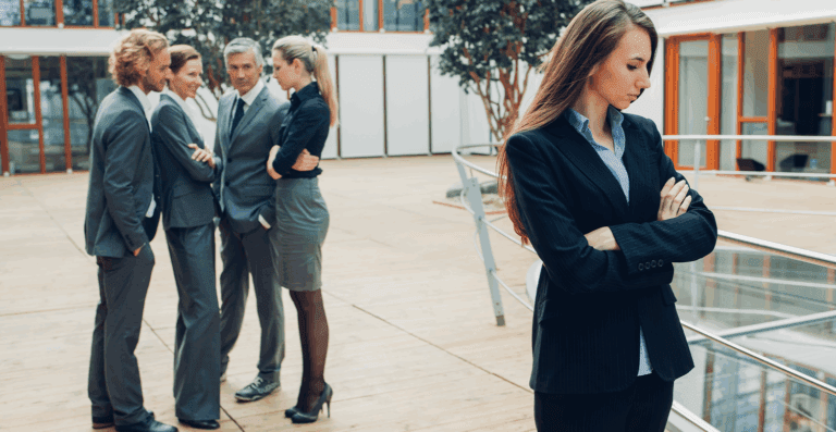 quiet-cracking:-exclusao-silenciosa-no-trabalho