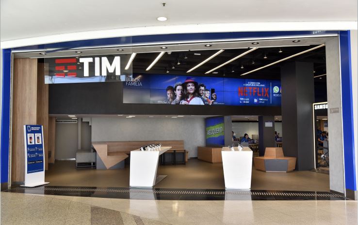 tim-(tims3)-avalia-fusao-de-sua-operacao-de-fibra-optica-com-provedor,-diz-jornal