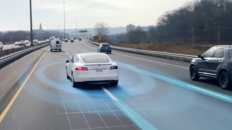 tesla-autopilot-e-o-hacker-que-encontrou-os-arquivos