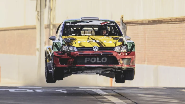 ex-diretor-do-top-gear-filma-gincana-com-o-polo