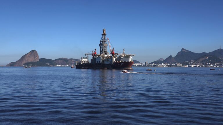 petrobras-pode-prever-corte-de-us$-8-bi-em-plano-de-negocios:-positivo-para-as-acoes?