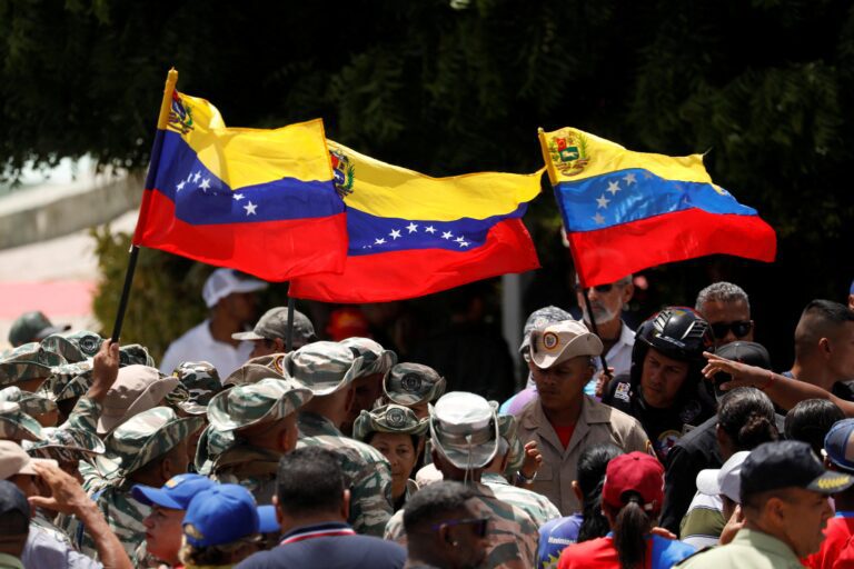 titulos-venezuelanos-em-default-atraem-investidores-em-meio-a-pressao-dos-eua