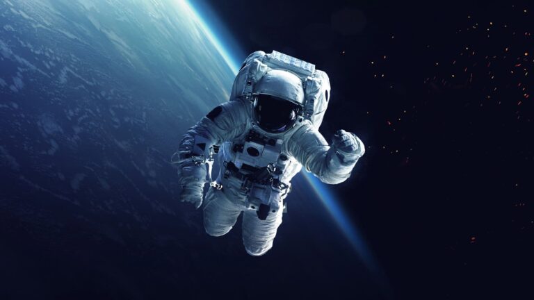 idosa-e-enganada-por-golpista-que-fingia-ser-um-astronauta-preso-no-espaco