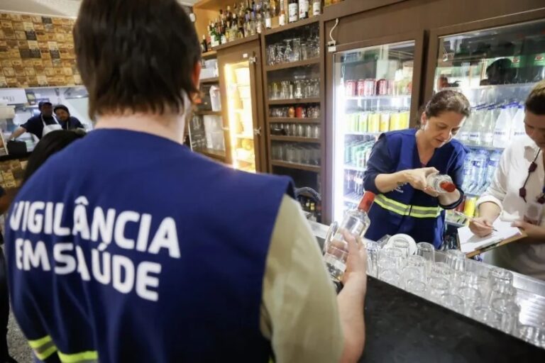 pais-registra-225-casos-suspeitos-de-intoxicacao-por-metanol