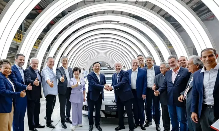 nova-fabrica-de-carros-eletricos-da-byd-mostra-confianca-no-brasil,-diz-lula