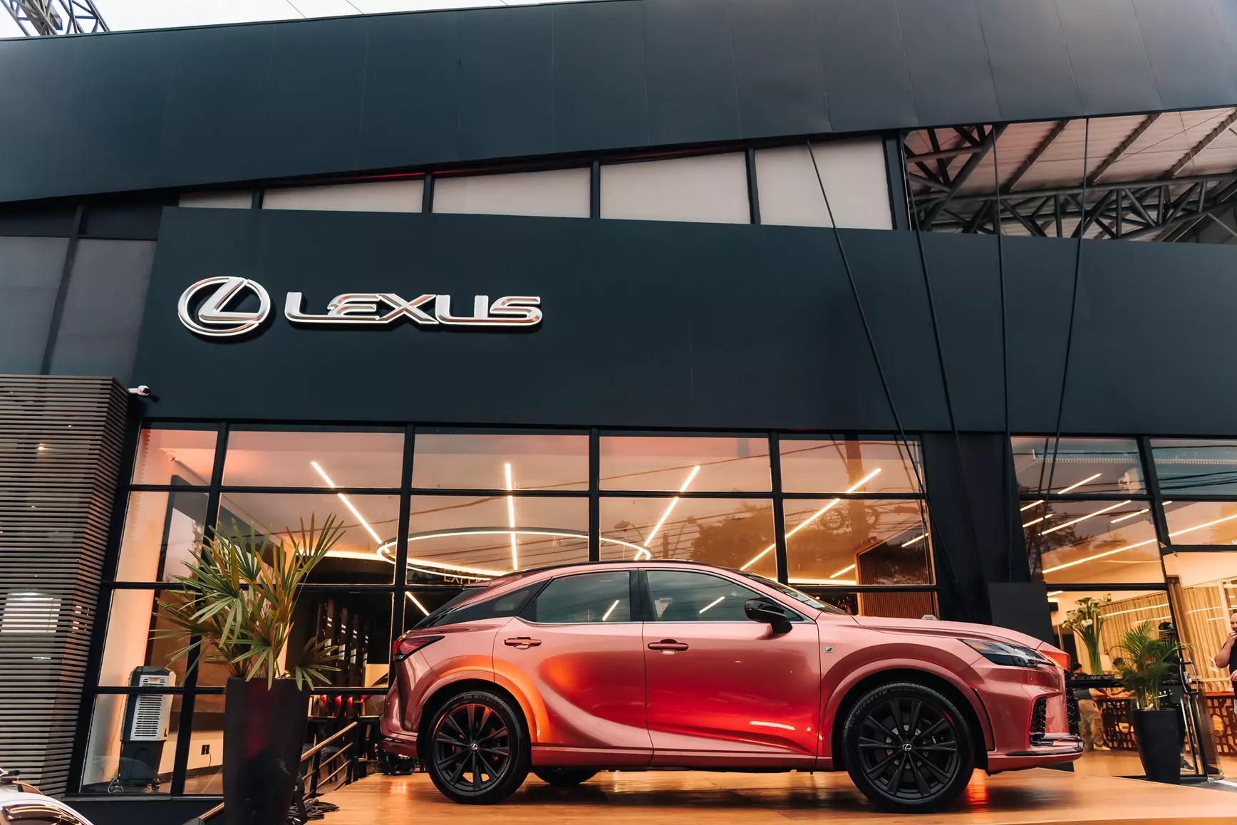 lexus-inaugura-concessionaria-em-campinas-e-amplia-presenca-no-brasil