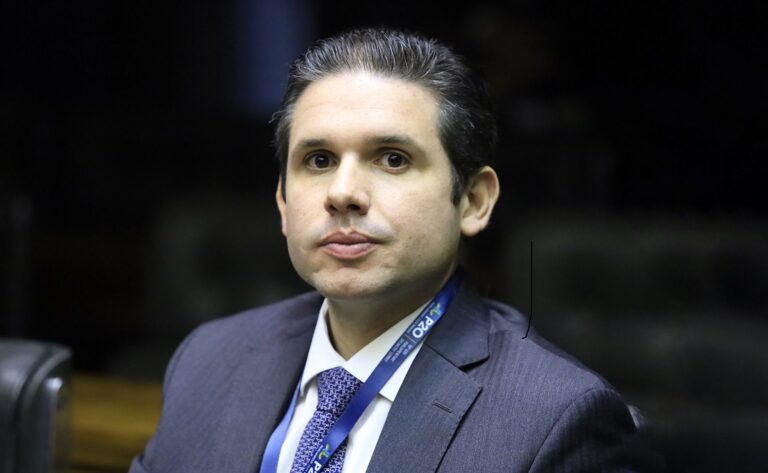 motta-diz-que-camara-votara-projetos-sobre-seguranca-e-gratuidade-de-bagagem-de-mao