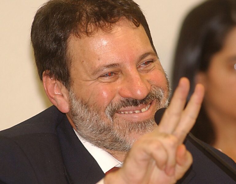 alvo-do-mensalao-e-lava-jato,-delubio-segue-dirceu-e-buscara-vaga-na-camara-em-2026