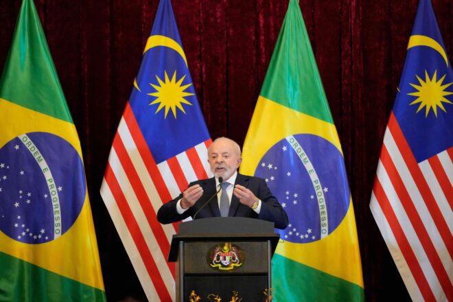 lula-busca-normalizar-relacao-com-trump-e-afirma:-“bolsonaro-e-passado”