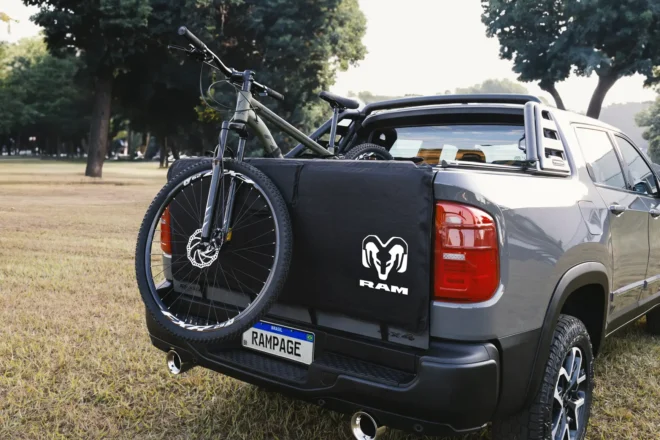 mopar-lanca-linha-completa-de-acessorios-para-transporte-de-bicicletas