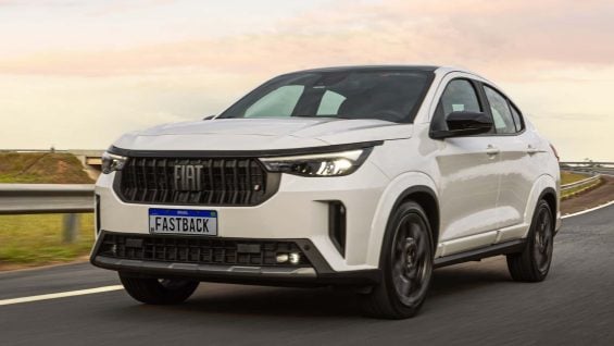 fiat-oferece-descontos-de-ate-r$-25-mil-em-modelos-fastback-hibrido