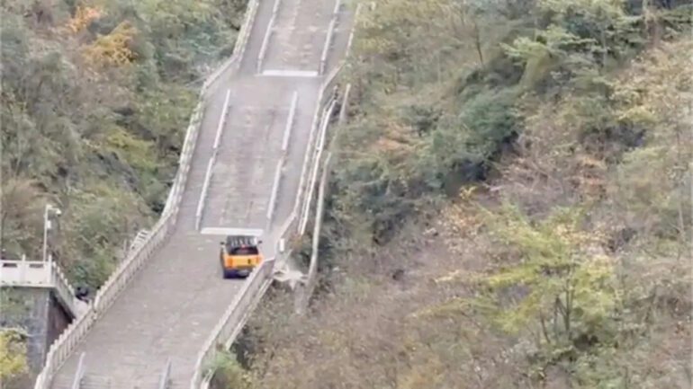 incidente:-chery-fulwin-x3l-nao-conclui-tentativa-do-desafio-de-subida-da-escadaria-celestial